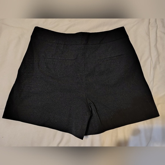 GAP Women's Black Shorts Size 8 - Picture 2 of 7